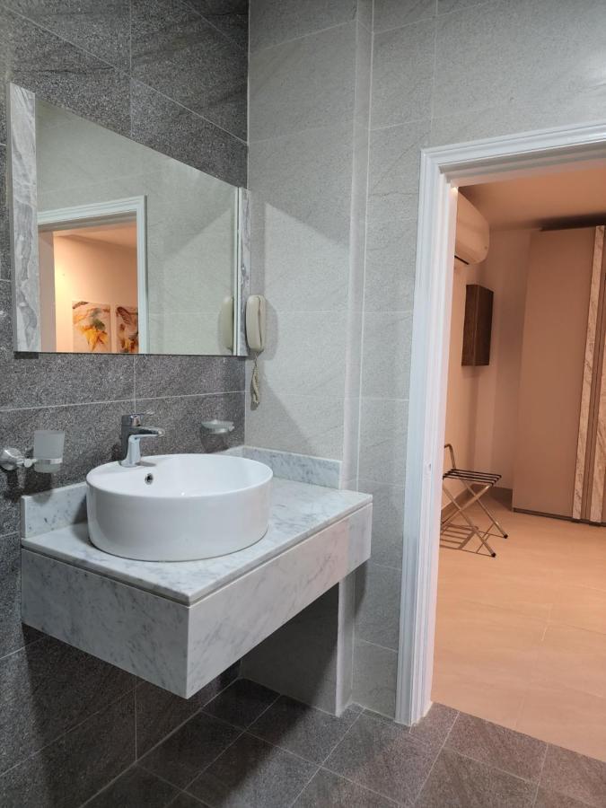 Imperial Suites Hotel Manama Exterior photo