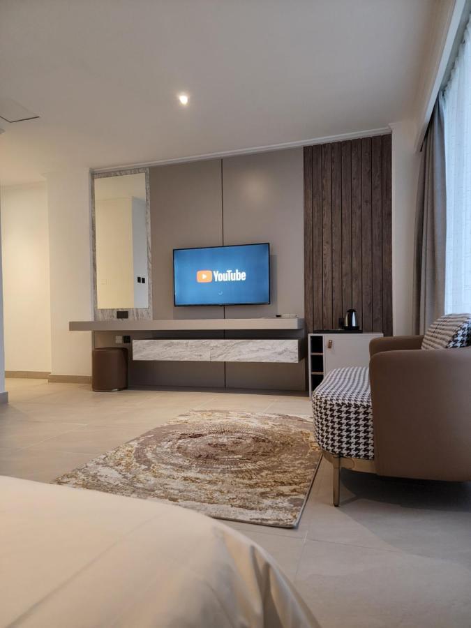 Imperial Suites Hotel Manama Exterior photo
