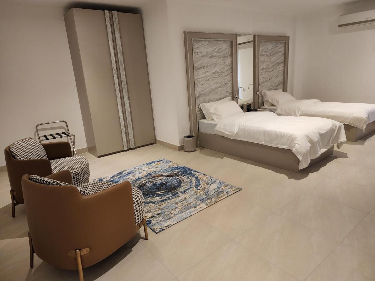 Imperial Suites Hotel Manama Exterior photo