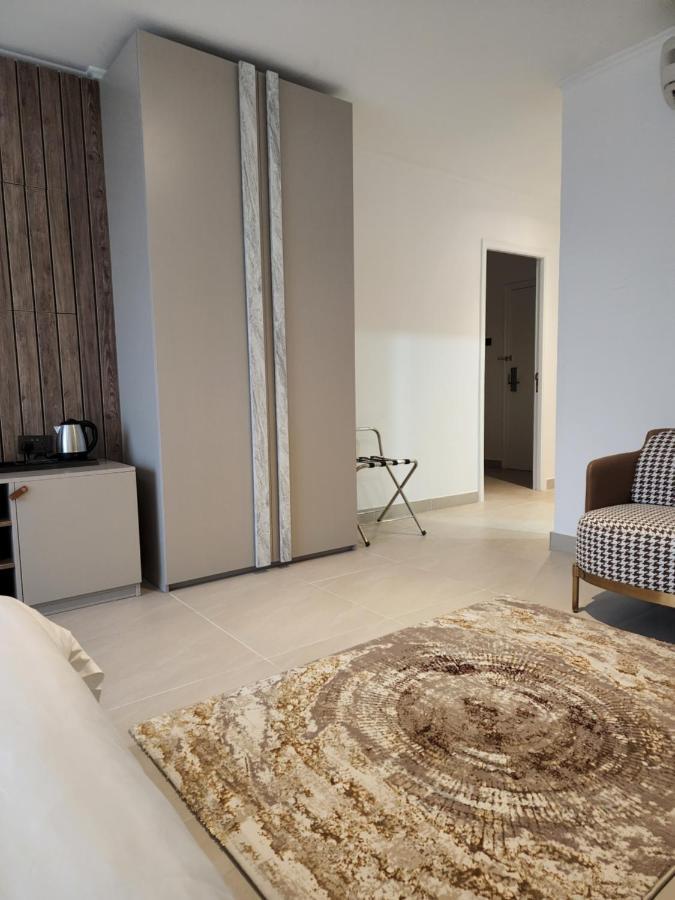 Imperial Suites Hotel Manama Exterior photo