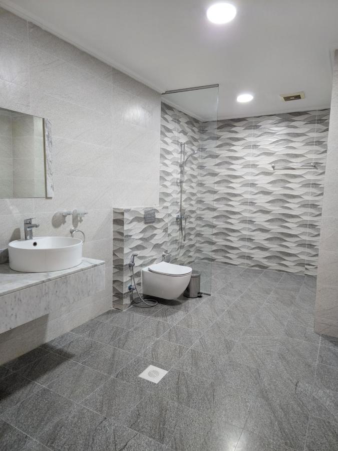 Imperial Suites Hotel Manama Exterior photo