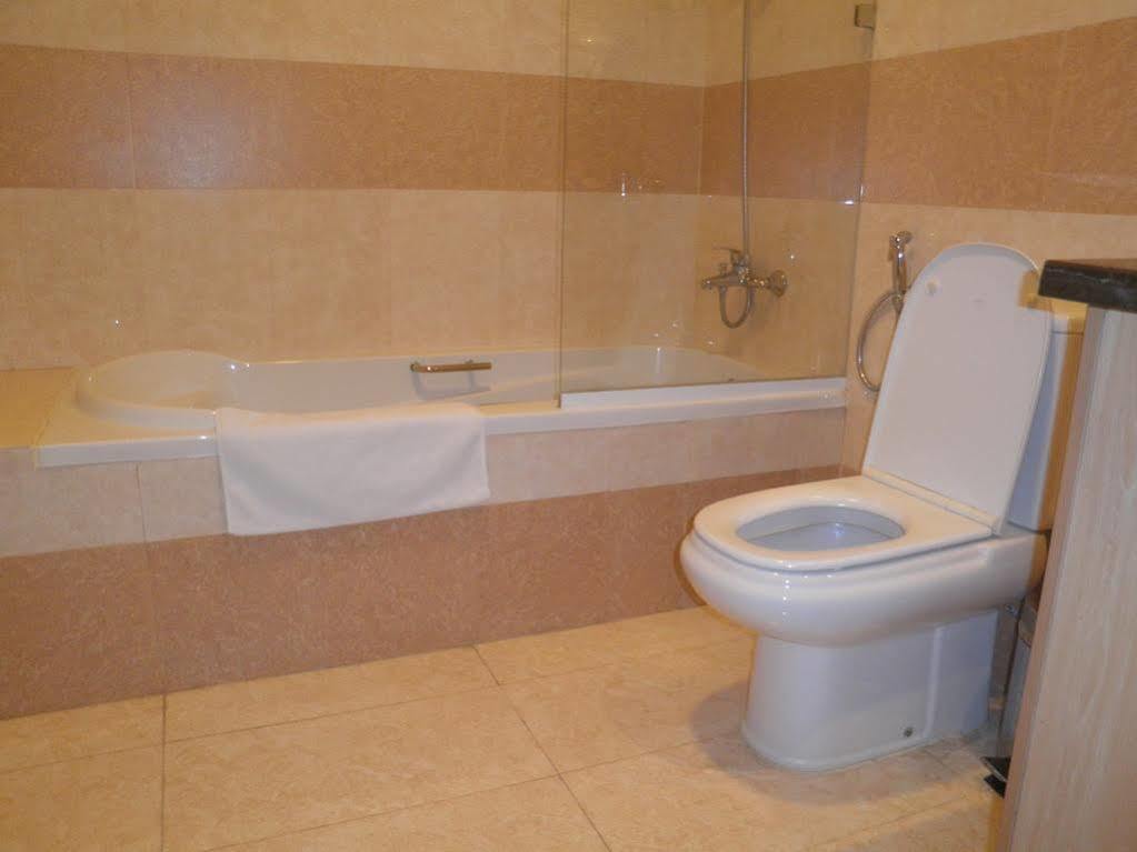 Imperial Suites Hotel Manama Exterior photo
