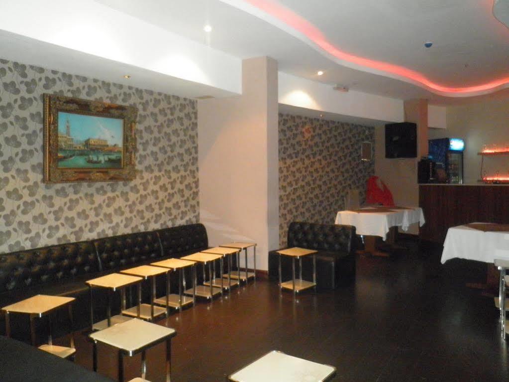 Imperial Suites Hotel Manama Exterior photo