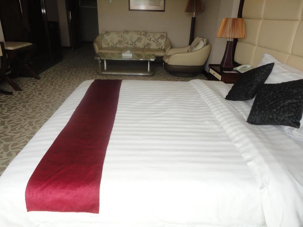 Imperial Suites Hotel Manama Exterior photo