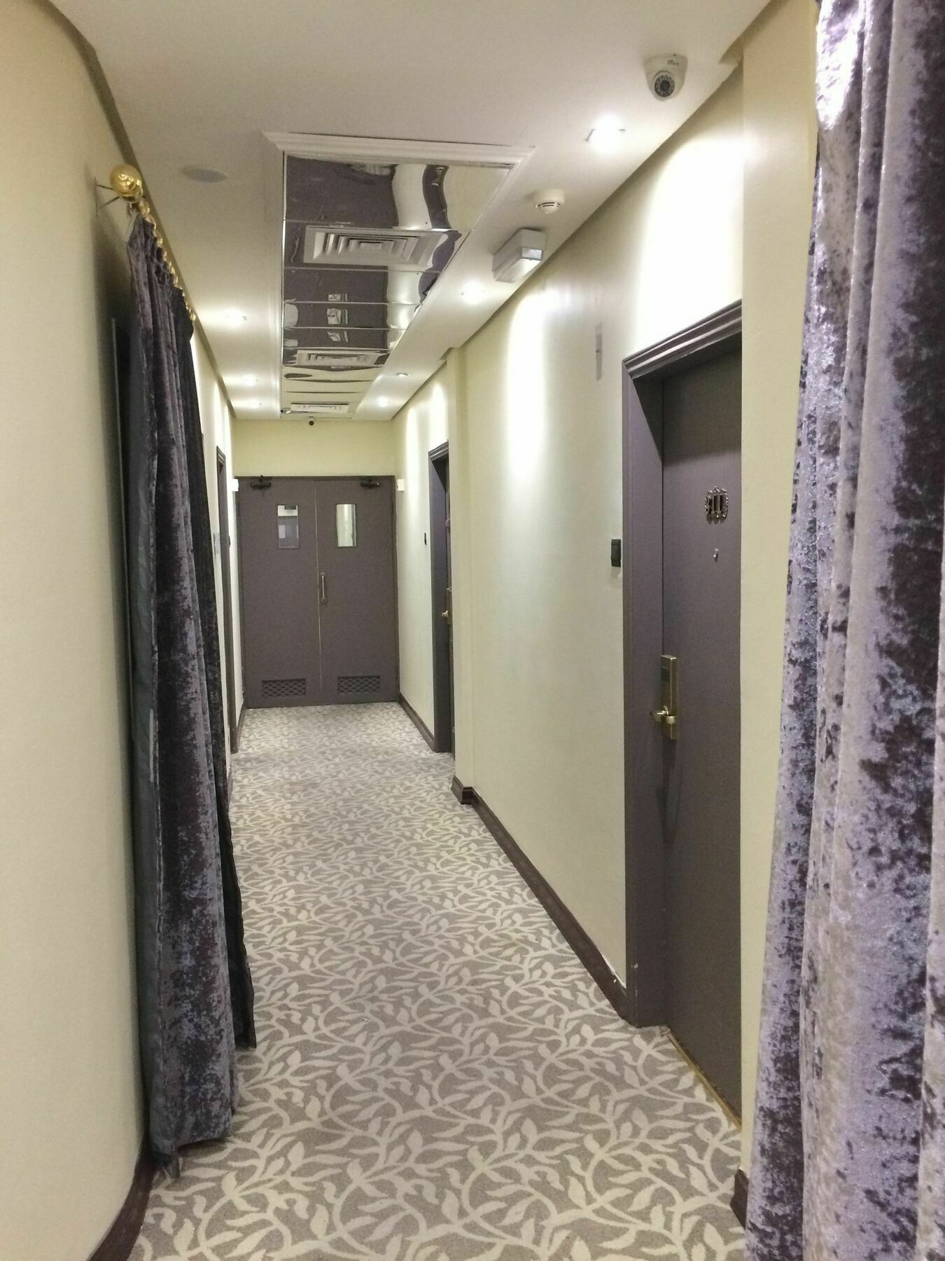 Imperial Suites Hotel Manama Exterior photo